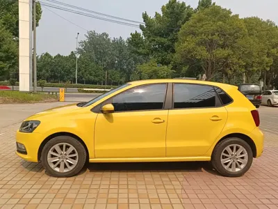 Volkswagen Polo 2014, 80000 км, за 25800 CNY
