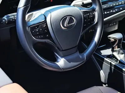 Lexus ES 2022, 43000 км, за 248800 CNY - фото 4
