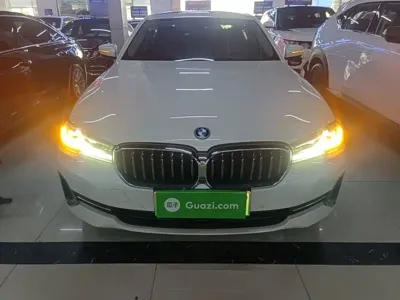 BMW 5 Series New Energy 2022, 36400 км, за 213800 CNY