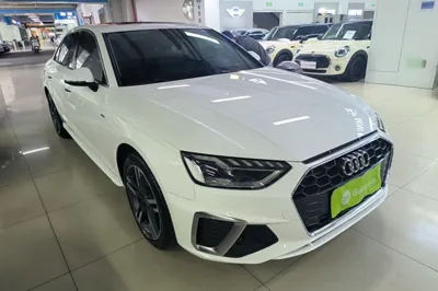 Audi A4L 2022, 94300 км, за 135701.06 CNY