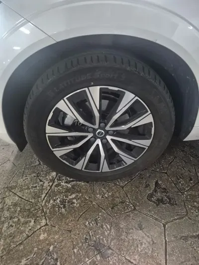 Volvo XC60 2024, 23222 км, за 53720000 KRW