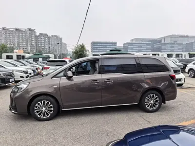 Buick GL8 2025, 48000 км, за 158700 CNY - фото 3