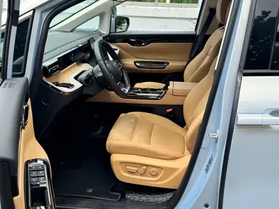 GAC Motor 传祺E8 PHEV 2024, 12000 км, за 139800 CNY