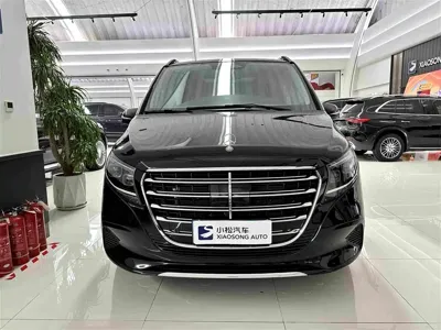 Mercedes-Benz V-Class 2025, 13000 км, за 466000 CNY