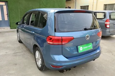 Volkswagen Touran 2018, 100800 км, за 68539.35 CNY