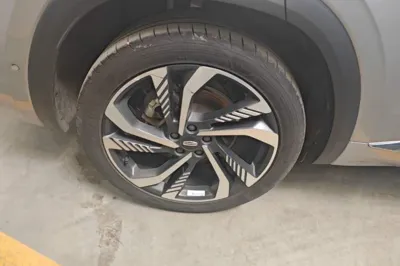 Geely Auto Monjaro L 2021, 68200 км, за 99087.2 CNY