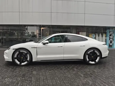 Porsche Taycan 2024, 18600 км, за 728000 CNY