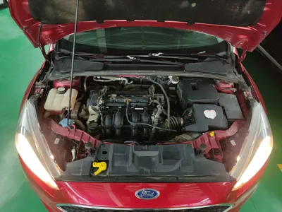 Ford Focus 2017, 73500 км, за 36926.57 CNY - фото 20