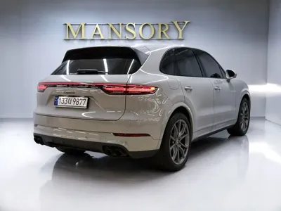 Porsche Cayenne 2023, 45600 км, за 98300000 KRW