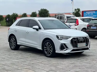 Audi Q3 2021, 45000 км, за 109500 CNY