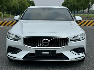 Volvo S60 2021, 61000 км, за 88000 CNY