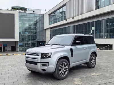 Land Rover Defender · 2022 год