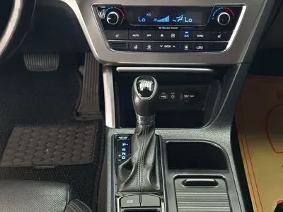 Hyundai Sonata 2016, 198983 км, за 6300000 KRW - фото 9