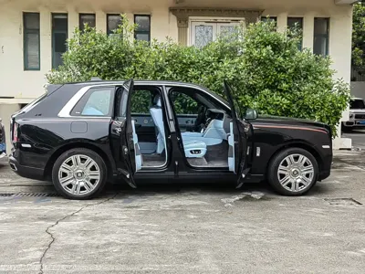 Rolls-Royce Cullinan 2021, 49000 км, за 4490000 CNY