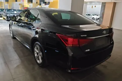 Toyota Crown 2015, 119300 км, за 115114.08 CNY