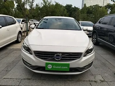 Volvo S60 2015, 176400 км, за 33300 CNY