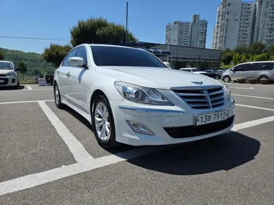 Hyundai Genesis 2013, 158000 км, за 6800000 KRW
