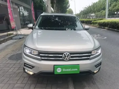Volkswagen Tiguan L 2017, 121000 км, за 51800 CNY