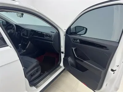 Volkswagen T-Roc 2022, 33000 км, за 118800 CNY - фото 10