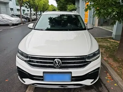 Volkswagen Tiguan L 2022, 74200 км, за 102600 CNY