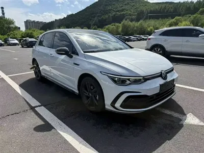 Volkswagen Golf 2023, 45000 км, за 125800 CNY - фото 3