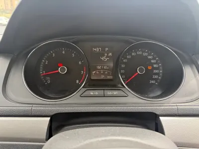 Volkswagen Lavida 2018, 130000 км, за 32800 CNY