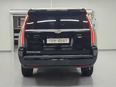 Cadillac Escalade 2017, 126993 км, за 32500000 KRW