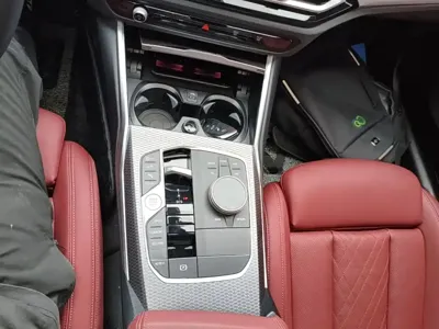 BMW 3 Series 2024, 29800 км, за 176400 CNY - фото 14