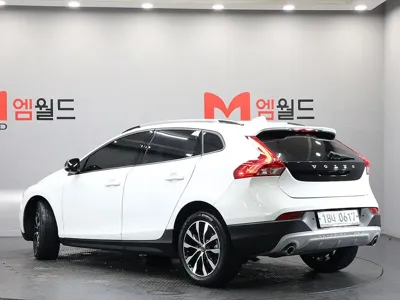 Volvo V40 2019, 72000 км, за 14300000 KRW