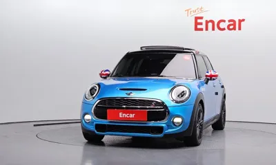 MINI Cooper 2016, 70737 км, за 11500000 KRW