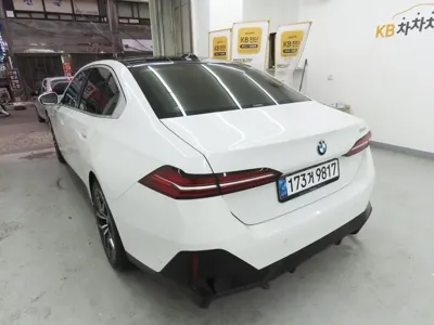 BMW 5-Series 2024, 51175 км, за 57900000 KRW
