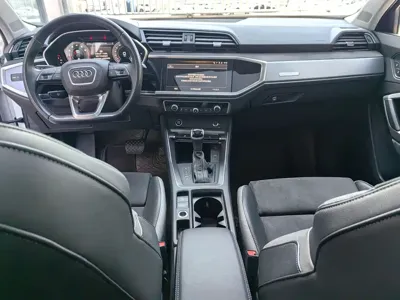 Audi Q3 2023, 35000 км, за 138000 CNY