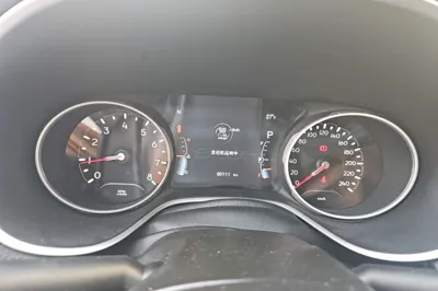 Jeep Compass 2019, 60100 км, за 47728.54 CNY - фото 14