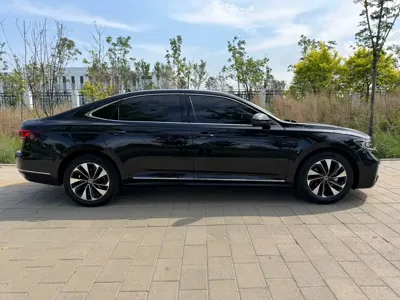 Volkswagen Passat 2023, 61000 км, за 119800 CNY - фото 11