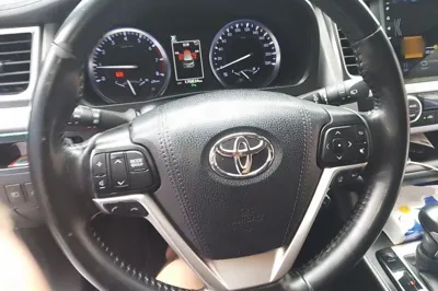 Toyota Highlander 2018, 170800 км, за 128332.06 CNY - фото 7