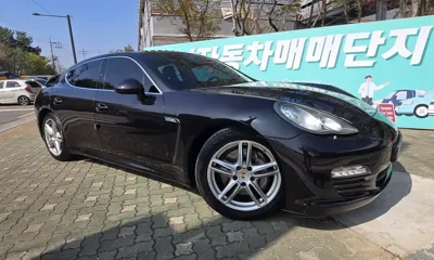 Porsche Panamera · 2011 год