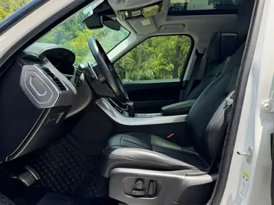 Land Rover Sport 2019, 100000 км, за 328000 CNY