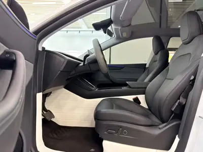 Tesla Model Y 2025, 19000 км, за 223800 CNY - фото 6
