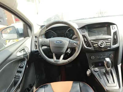 Ford Focus 2018, 59000 км, за 49808.72 CNY - фото 7