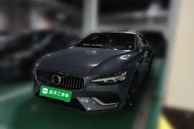 Volvo S60 · 2022 год