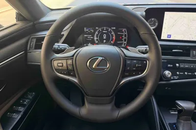 Lexus ES 2022, 33800 км, за 196128.21 CNY - фото 30