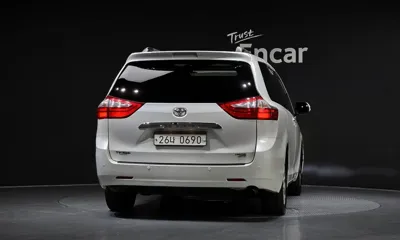 Toyota Sienna 2015, 286386 км, за 11300000 KRW