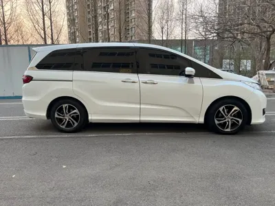 Honda Odyssey 2015, 90000 км, за 62800 CNY