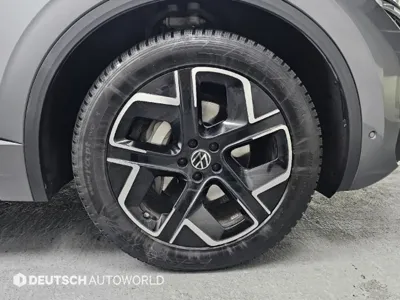 Volkswagen Touareg 2024, 23636 км, за 78800000 KRW - фото 5