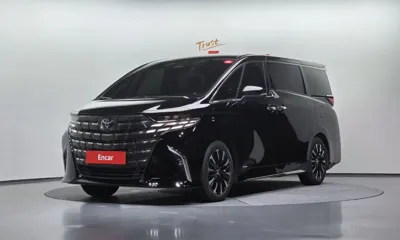 Toyota Alphard · 2025 год
