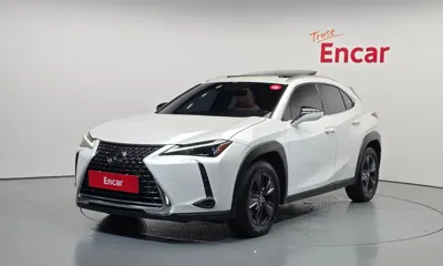 Lexus UX · 2023 год