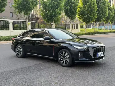Hongqi Hongqi H5 2025, 10000 км, за 96800 CNY