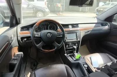 Skoda Superb 2013, 151200 км, за 42938.84 CNY - фото 14