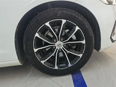Volvo S60 2020, 88600 км, за 98600 CNY - фото 6