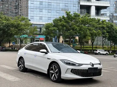 Volkswagen Lamando 2022, 40000 км, за 86800 CNY
